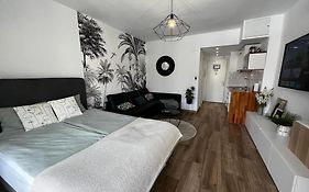 Lux Apartment By Namaste Elite